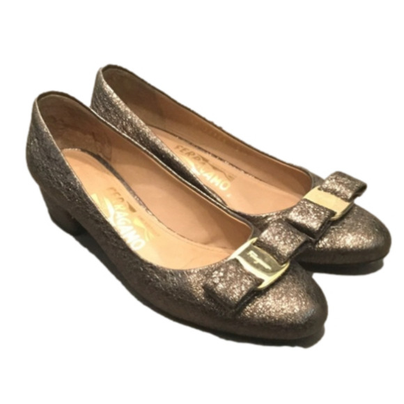 Salvatore Ferragamo Vara Bow Gold Bronze Glitter Heels Pumps Shoes sz 5.5 LK NEW - Picture 1 of 10